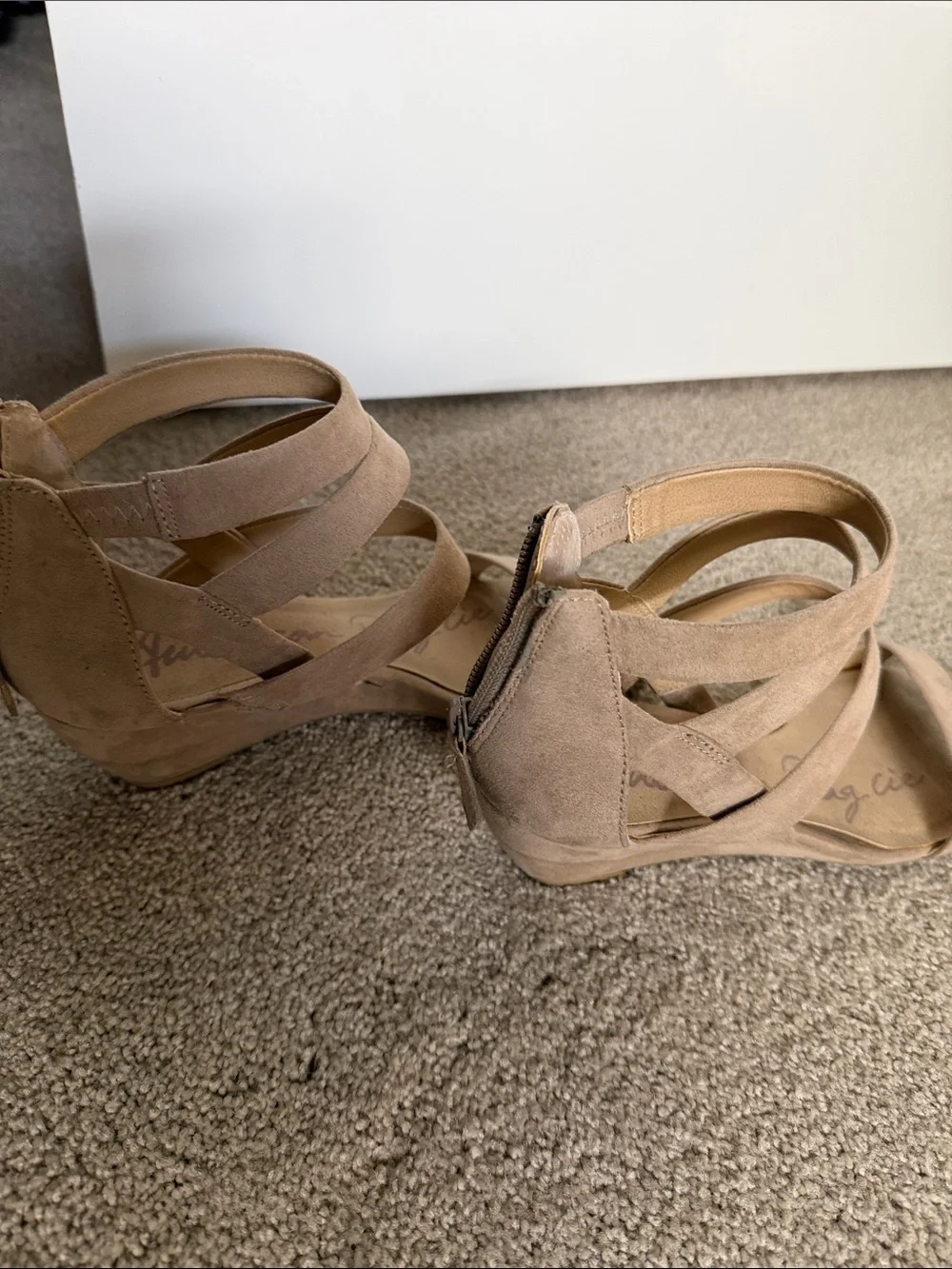 American Rag Casen Women's Taupe Wedge Sandal Size 8 Suede Zipper Strappy Shoes